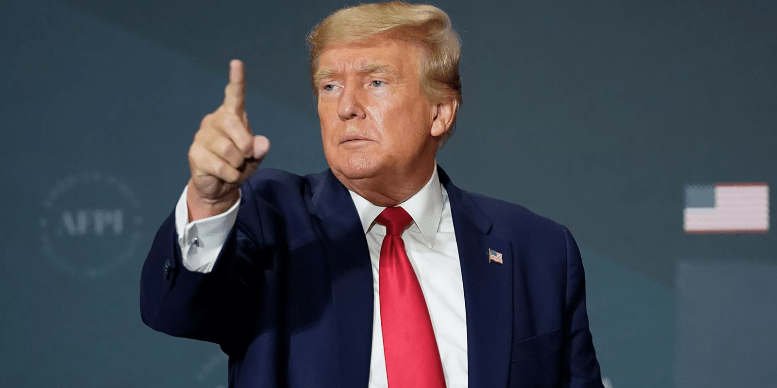 Трамп грозит 50% пошлинами для ЕС и штрафами Apple за производство в Азии